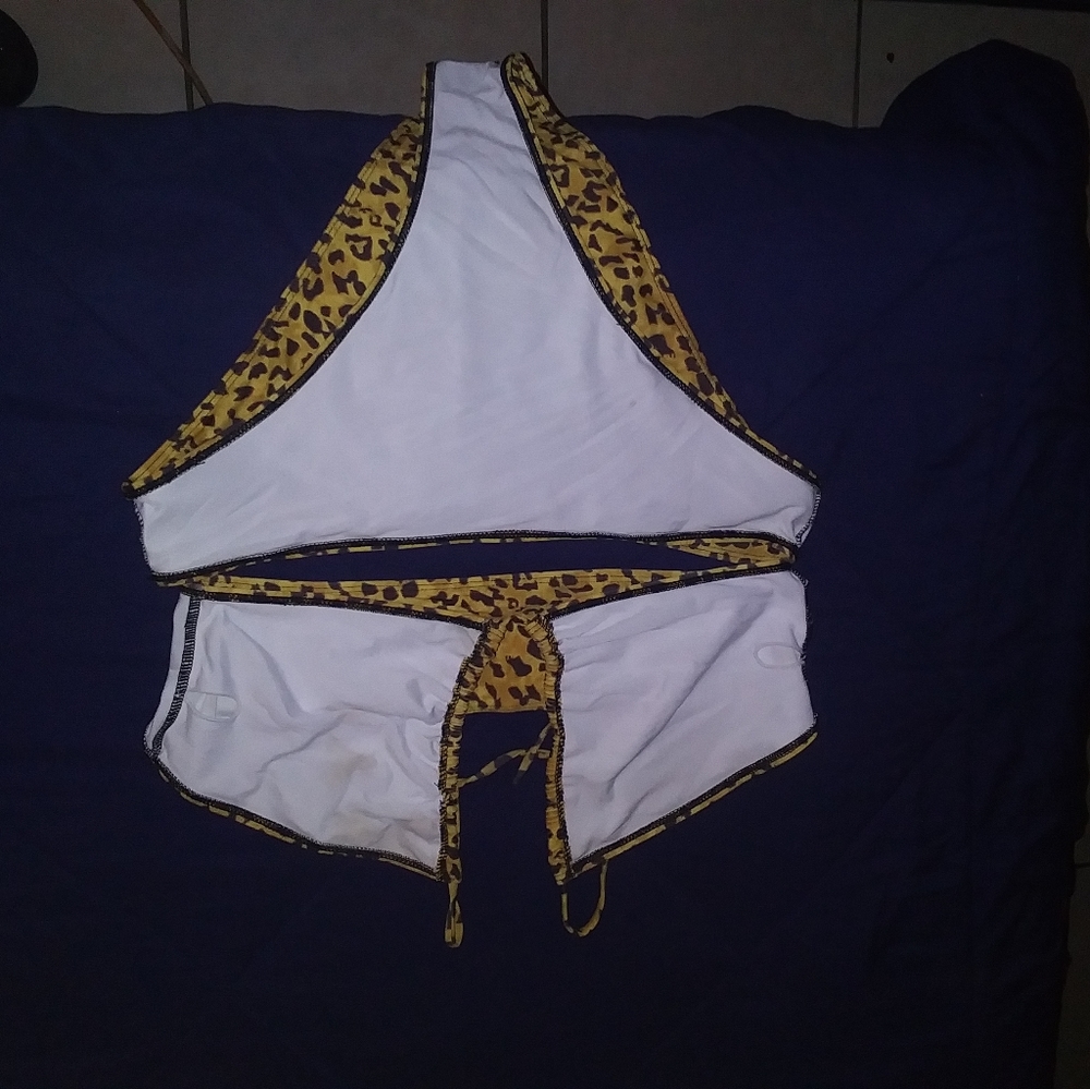 Bathing suits - Picture 4 of 9